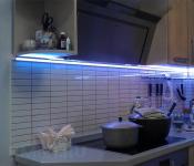Подсветка под шкафы на кухне из светодиодной ленты: выбор элементов, схемы, монтаж своими руками Как включается светодиодная подсветка